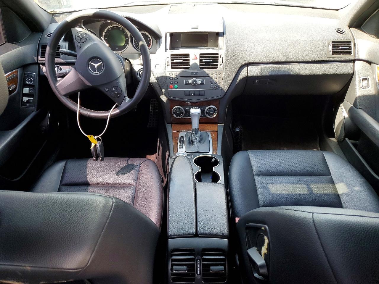 2011 Mercedes-benz C 300 Черный vin: WDDGF5EB1BA424133