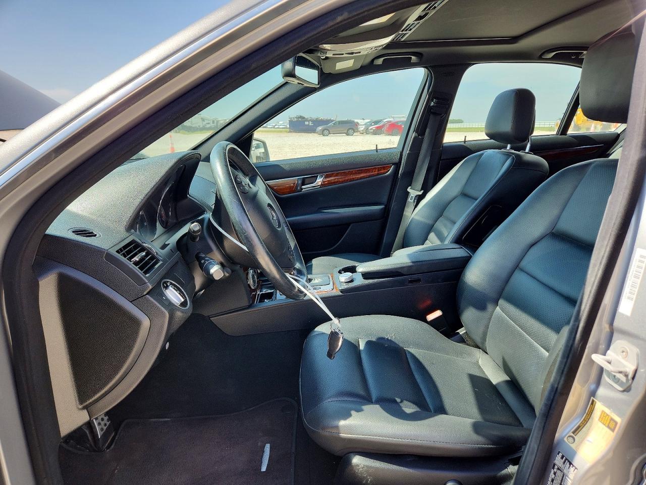 2011 Mercedes-benz C 300 Silver vin: WDDGF5EB1BA464759