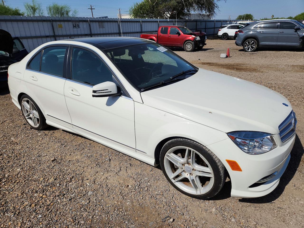 2011 Mercedes-benz C 300 White vin: WDDGF5EB1BA470397