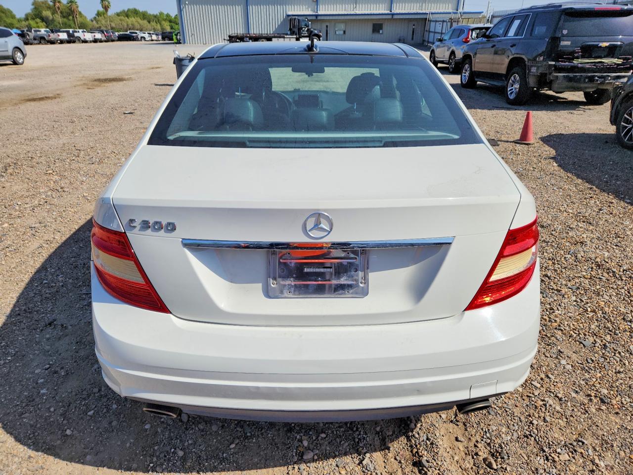2011 Mercedes-benz C 300 White vin: WDDGF5EB1BA470397