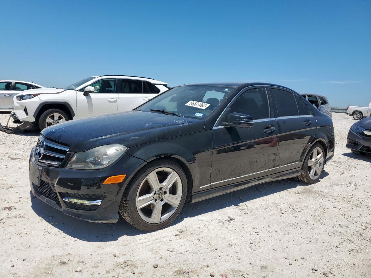 2011 Mercedes-benz C 300 Black vin: WDDGF5EB1BA474336