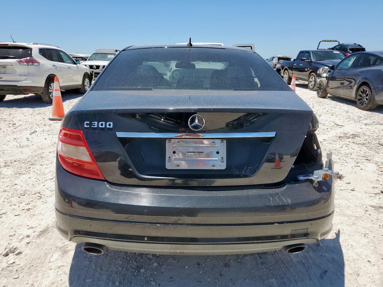 2011 Mercedes-benz C 300 Черный vin: WDDGF5EB1BA474336