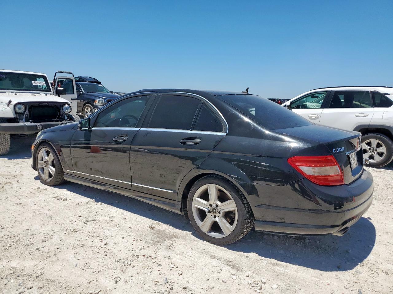 2011 Mercedes-benz C 300 Черный vin: WDDGF5EB1BA474336