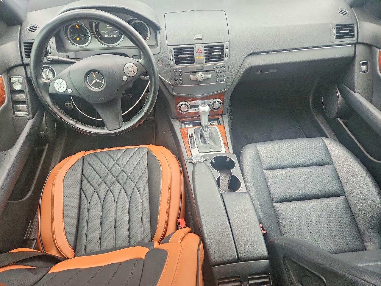 2011 Mercedes-benz C 300 Gray vin: WDDGF5EB1BA484025