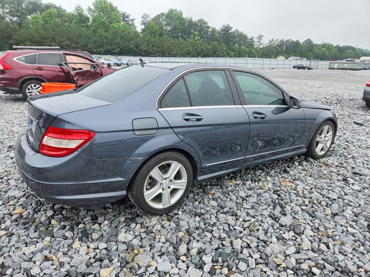 2011 Mercedes-benz C 300 Gray vin: WDDGF5EB1BA484025