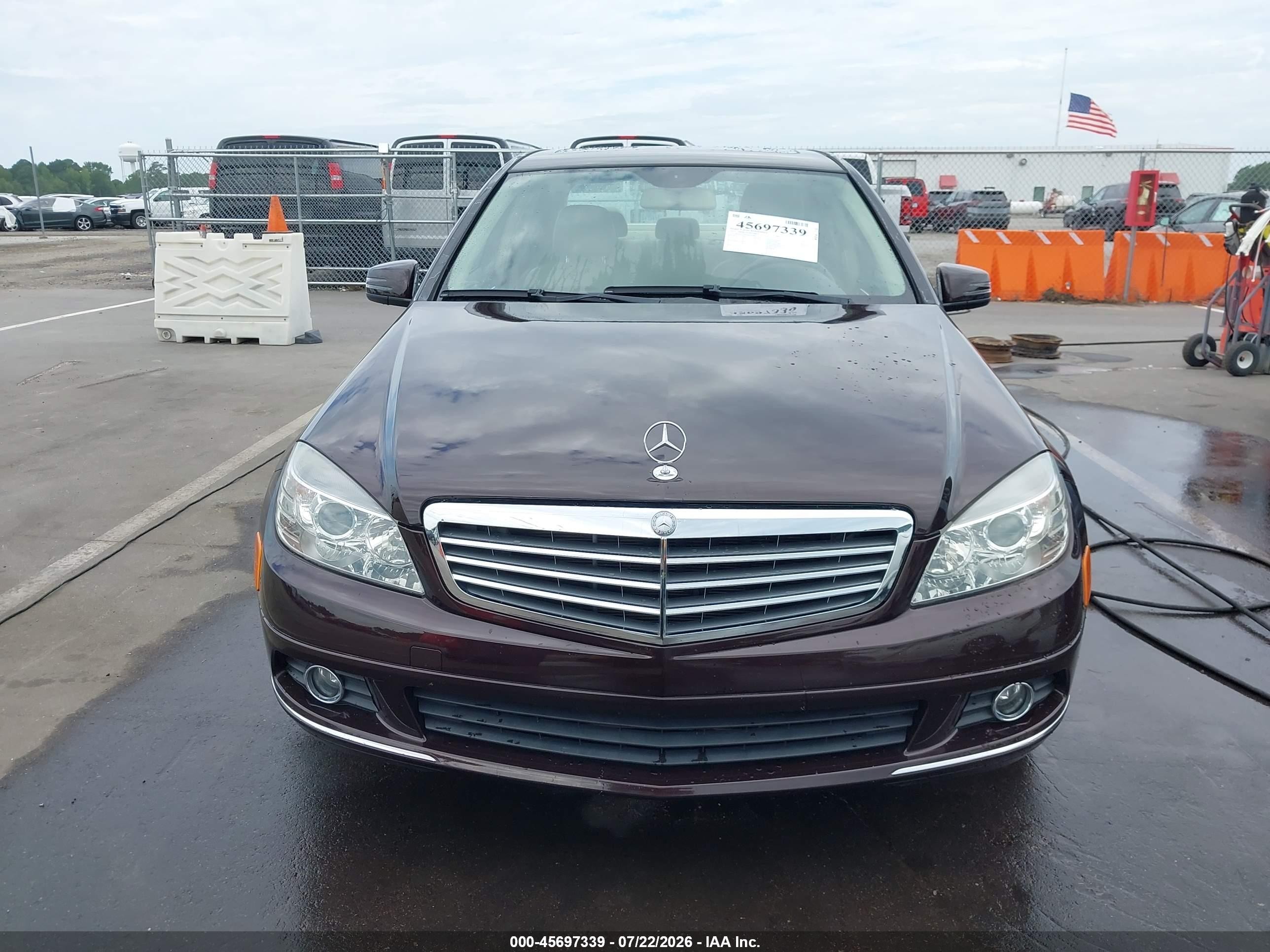 2011 Mercedes-benz C 300 Luxury/sport Коричневый vin: WDDGF5EB1BA495400