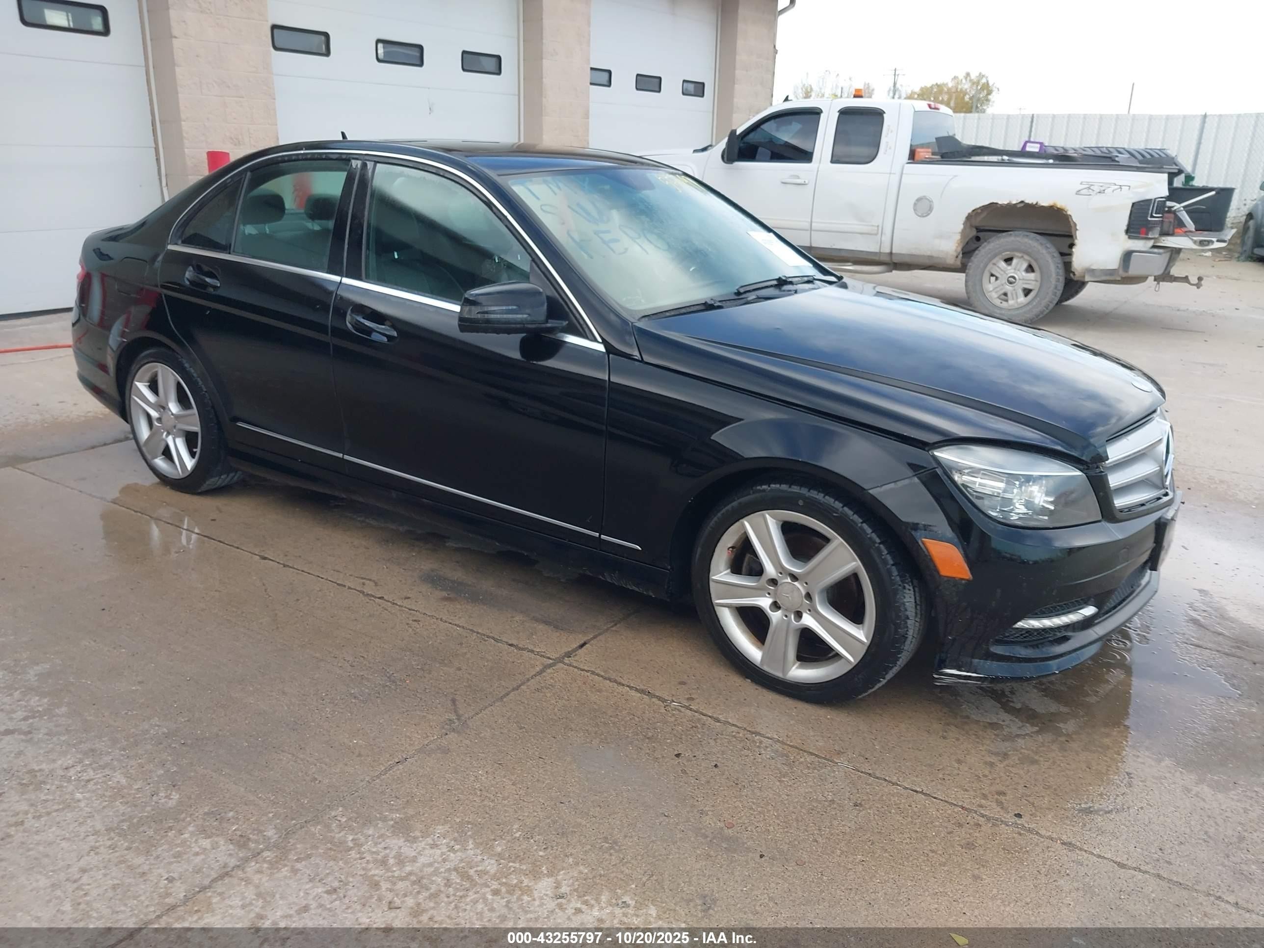 2011 Mercedes-benz C 300 Luxury/sport Black vin: WDDGF5EB1BA508288