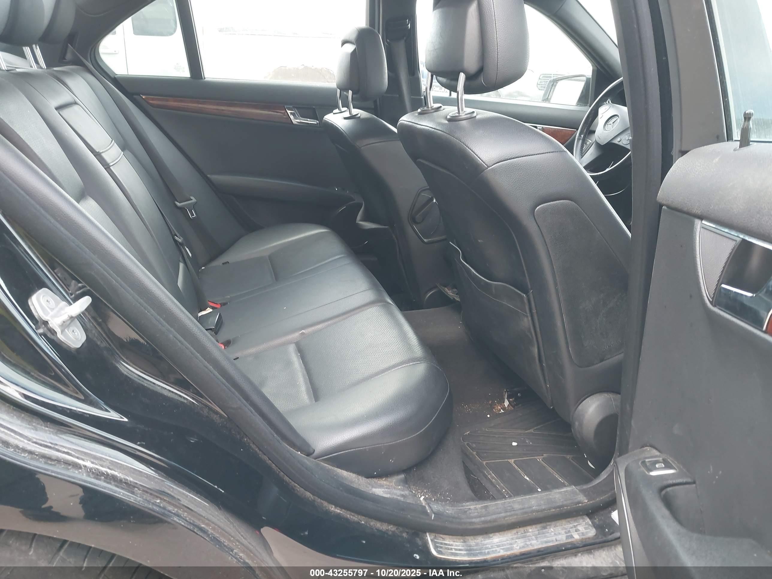 2011 Mercedes-benz C 300 Luxury/sport Black vin: WDDGF5EB1BA508288