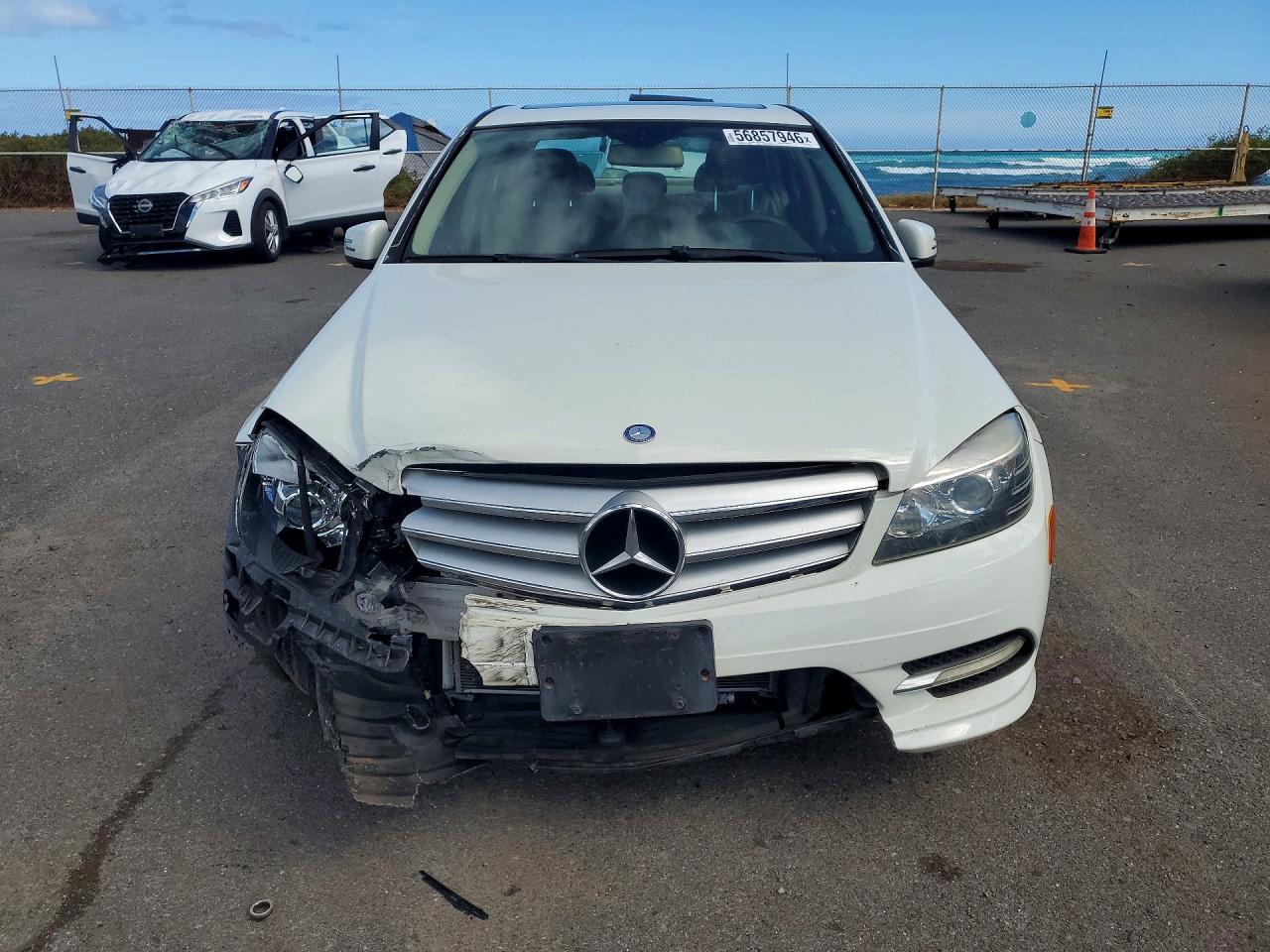2011 Mercedes-benz C 300 White vin: WDDGF5EB1BA510848