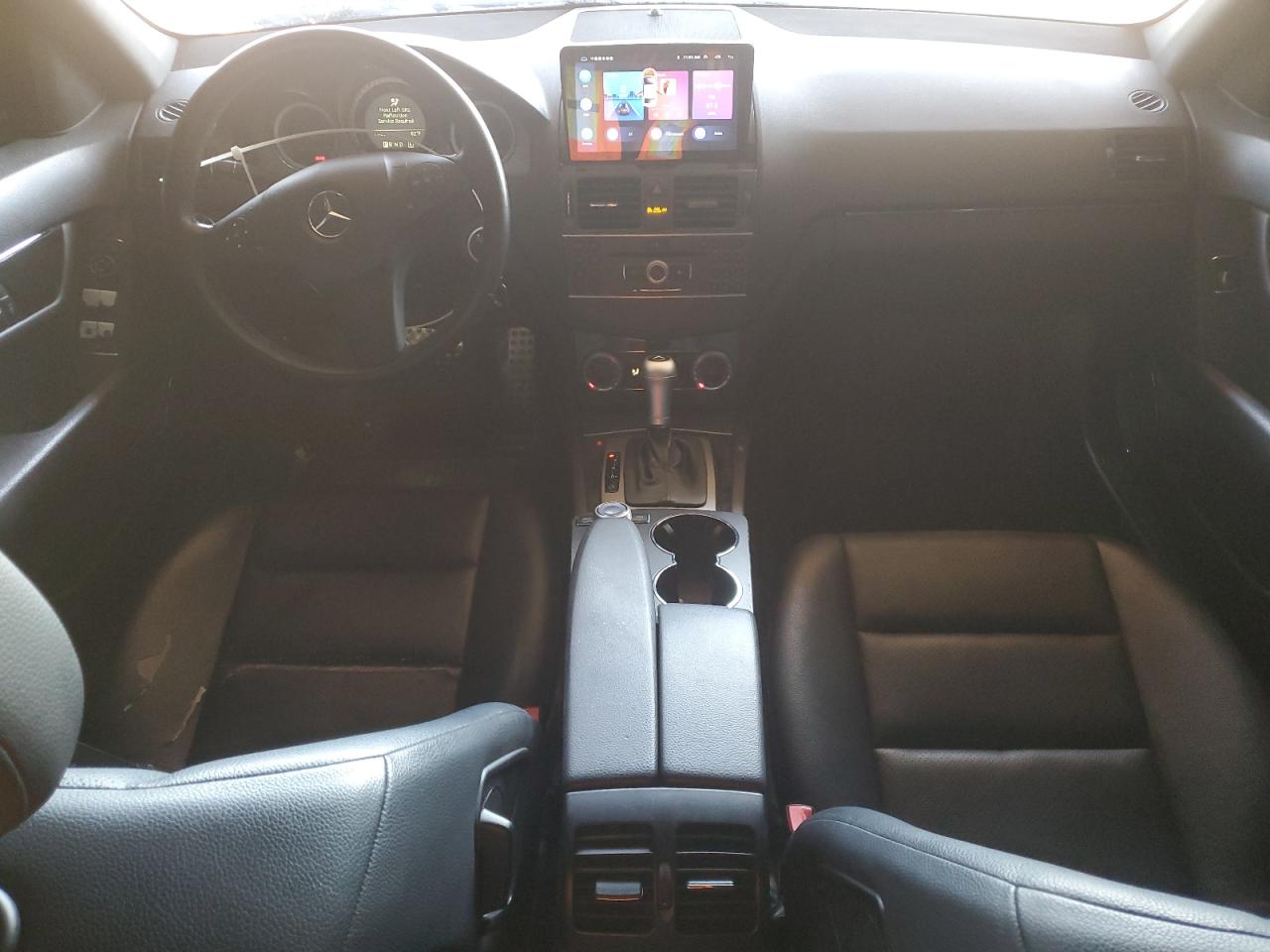 2011 Mercedes-benz C 300 Белый vin: WDDGF5EB1BA526922