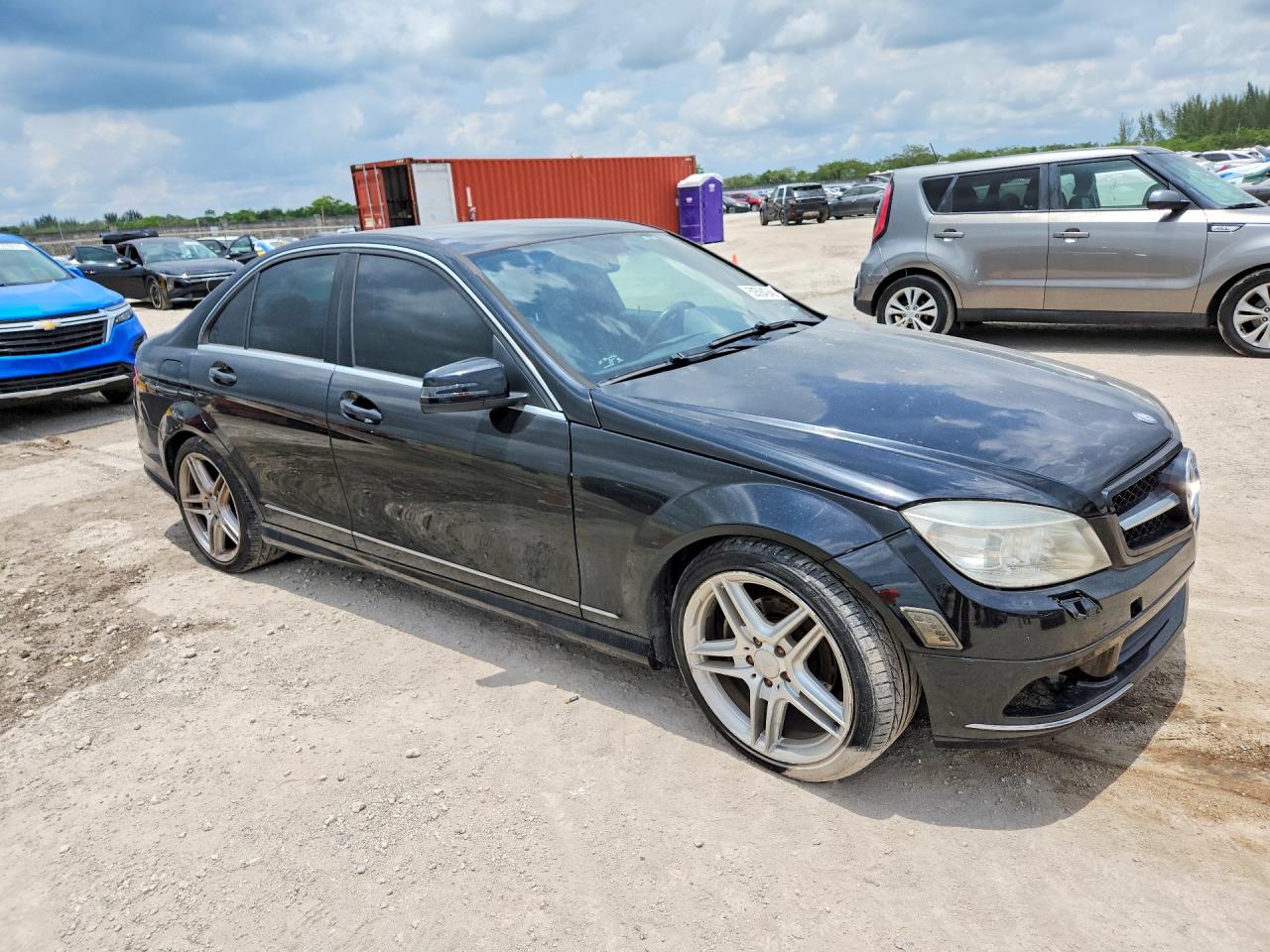 2011 Mercedes-benz C 300 Черный vin: WDDGF5EB1BF644682