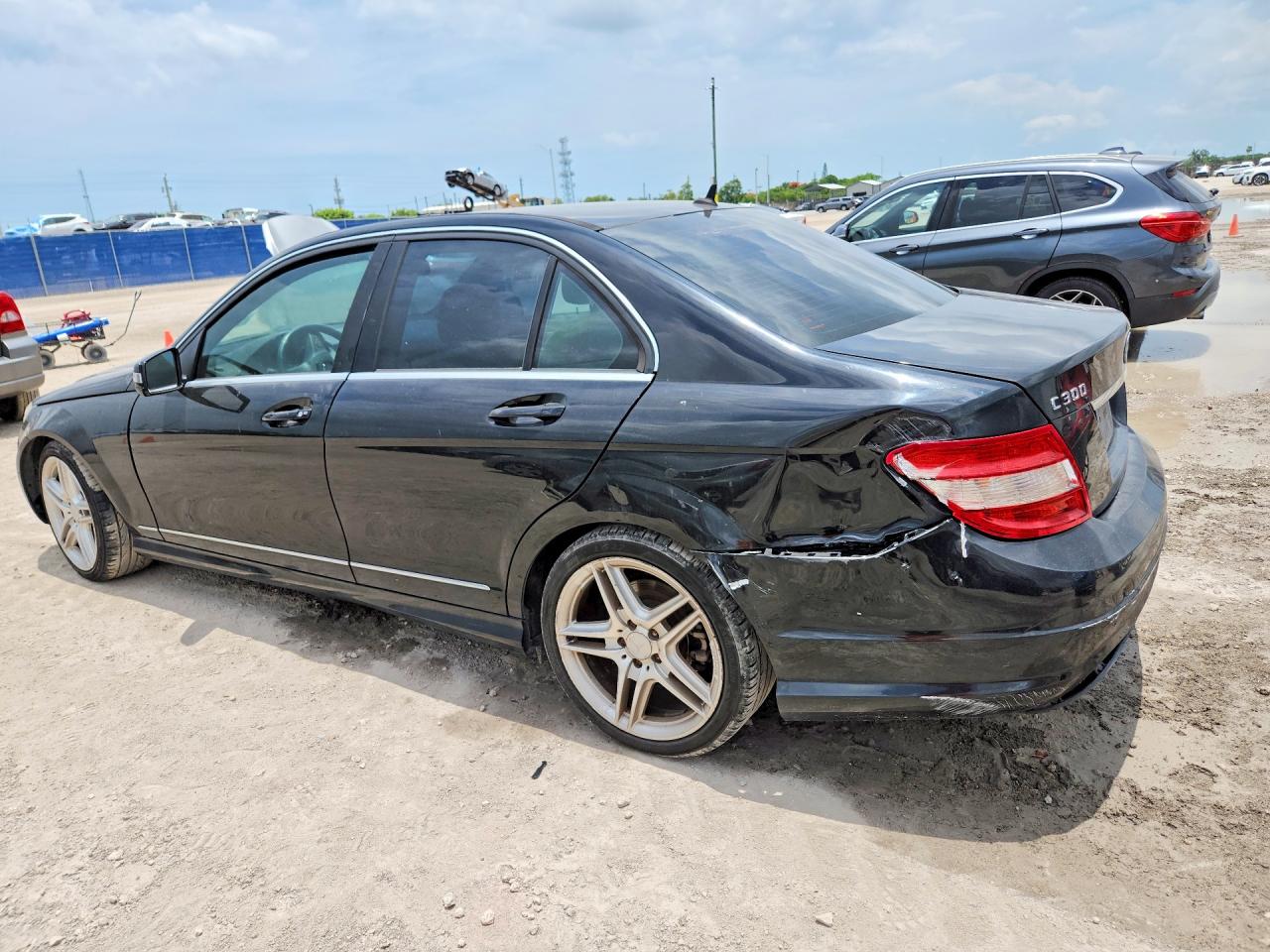 2011 Mercedes-benz C 300 Черный vin: WDDGF5EB1BF644682