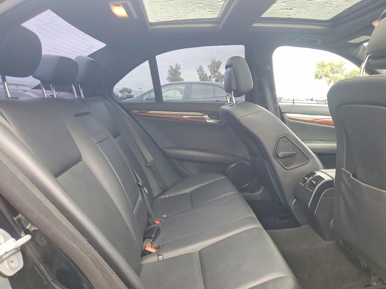 2011 Mercedes-benz C 300 Black vin: WDDGF5EB1BR134508