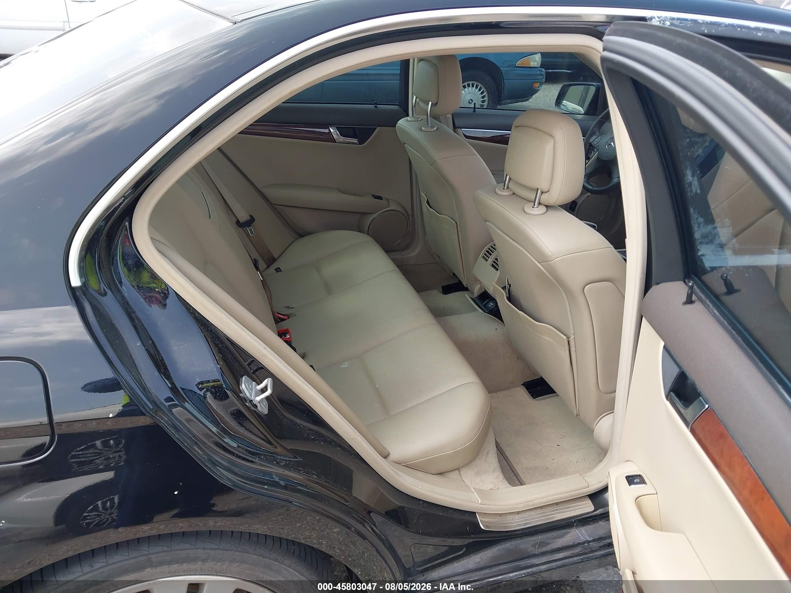 2011 Mercedes-benz C 300 Luxury/sport Black vin: WDDGF5EB1BR140101