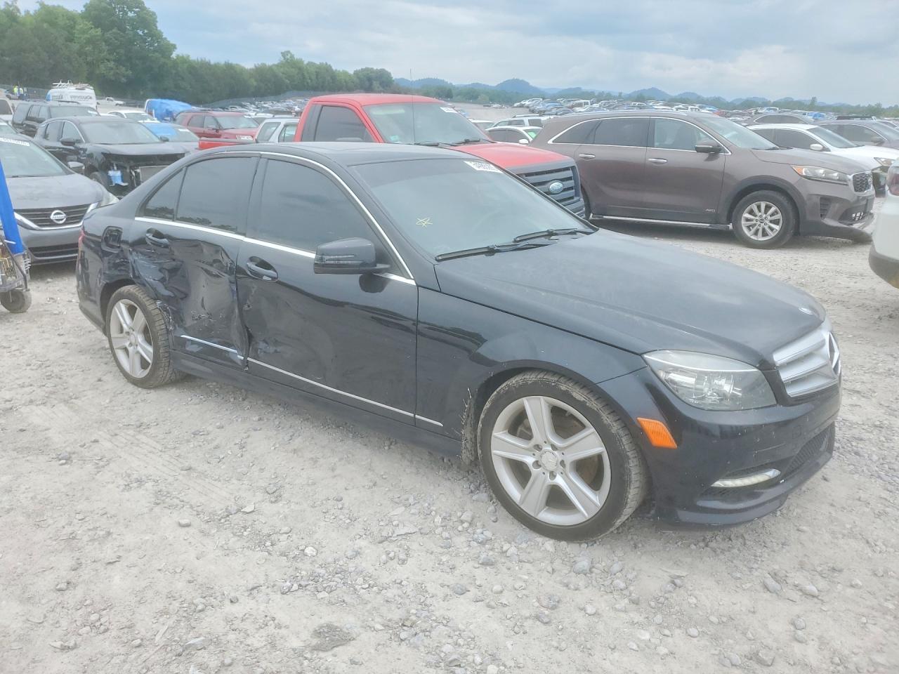 2011 Mercedes-benz C 300 Black vin: WDDGF5EB1BR152314