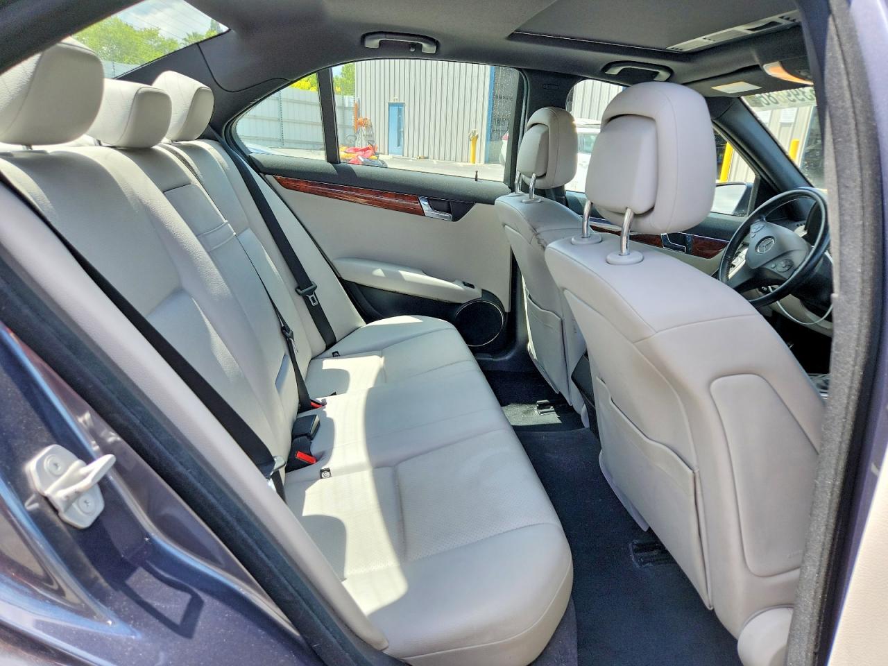 2011 Mercedes-benz C 300 Gray vin: WDDGF5EB1BR174877