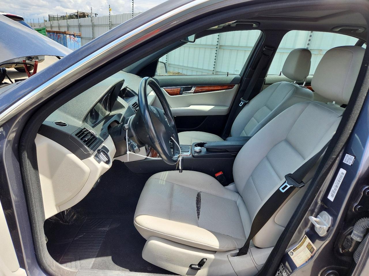 2011 Mercedes-benz C 300 Gray vin: WDDGF5EB1BR174877
