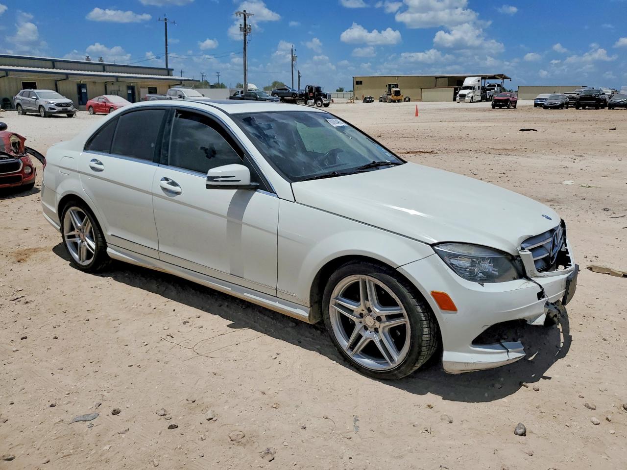 2011 Mercedes-benz C 300 White vin: WDDGF5EB1BR182655