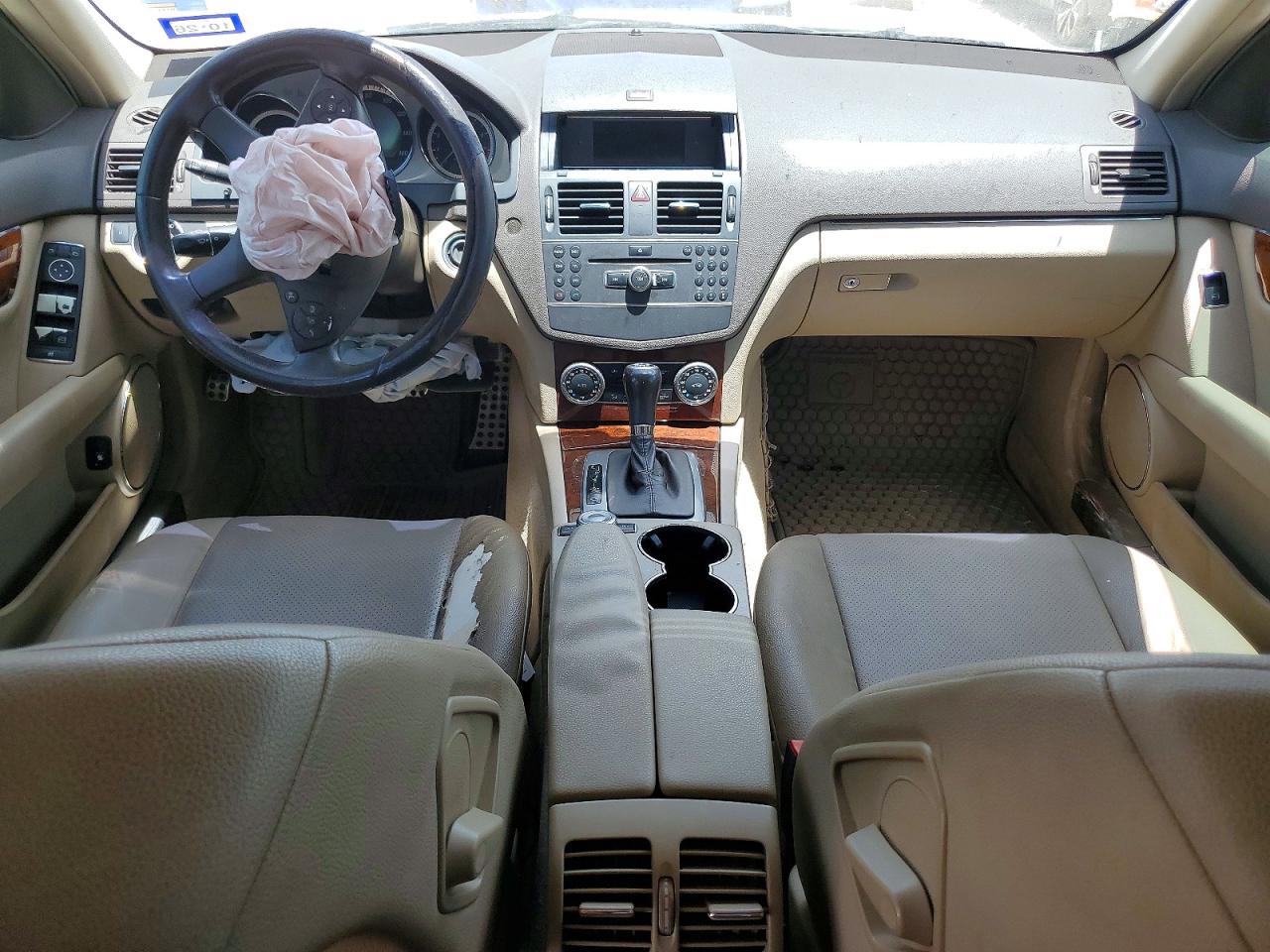 2011 Mercedes-benz C 300 White vin: WDDGF5EB1BR182655