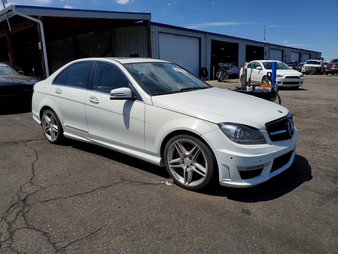 2010 Mercedes-benz C 300 Белый vin: WDDGF5EB2AF360721