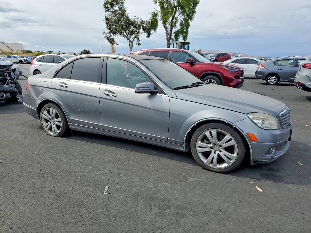 2010 Mercedes-benz C 300 Silver vin: WDDGF5EB2AF436163