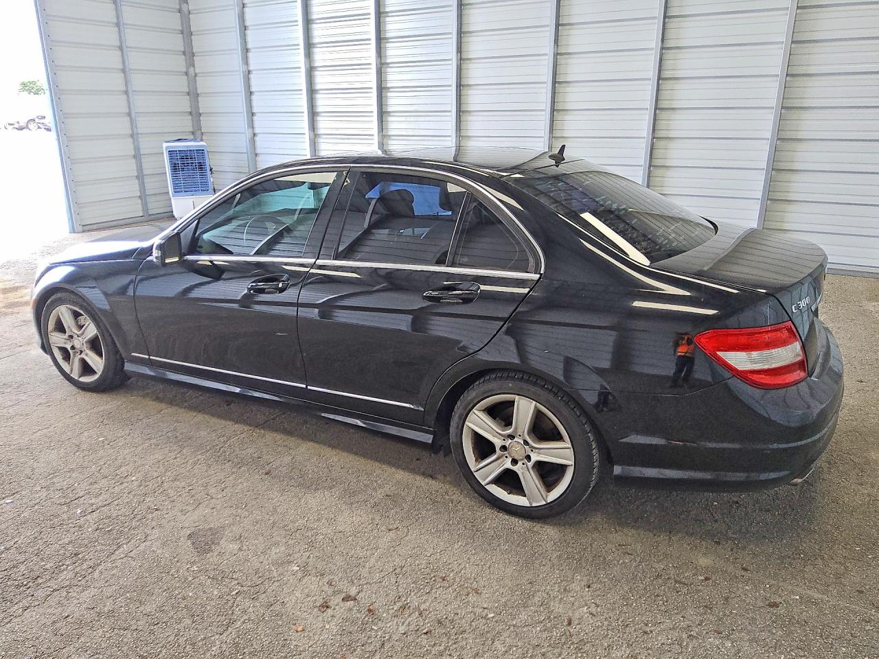 2010 Mercedes-benz C 300 Black vin: WDDGF5EB2AR088623