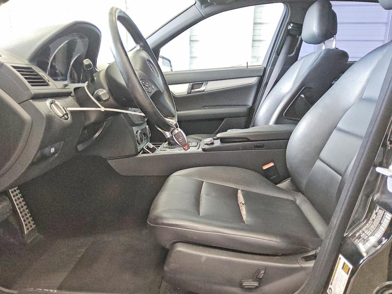 2010 Mercedes-benz C 300 Black vin: WDDGF5EB2AR088623