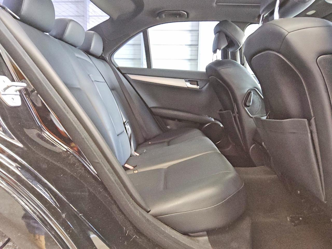 2010 Mercedes-benz C 300 Black vin: WDDGF5EB2AR088623
