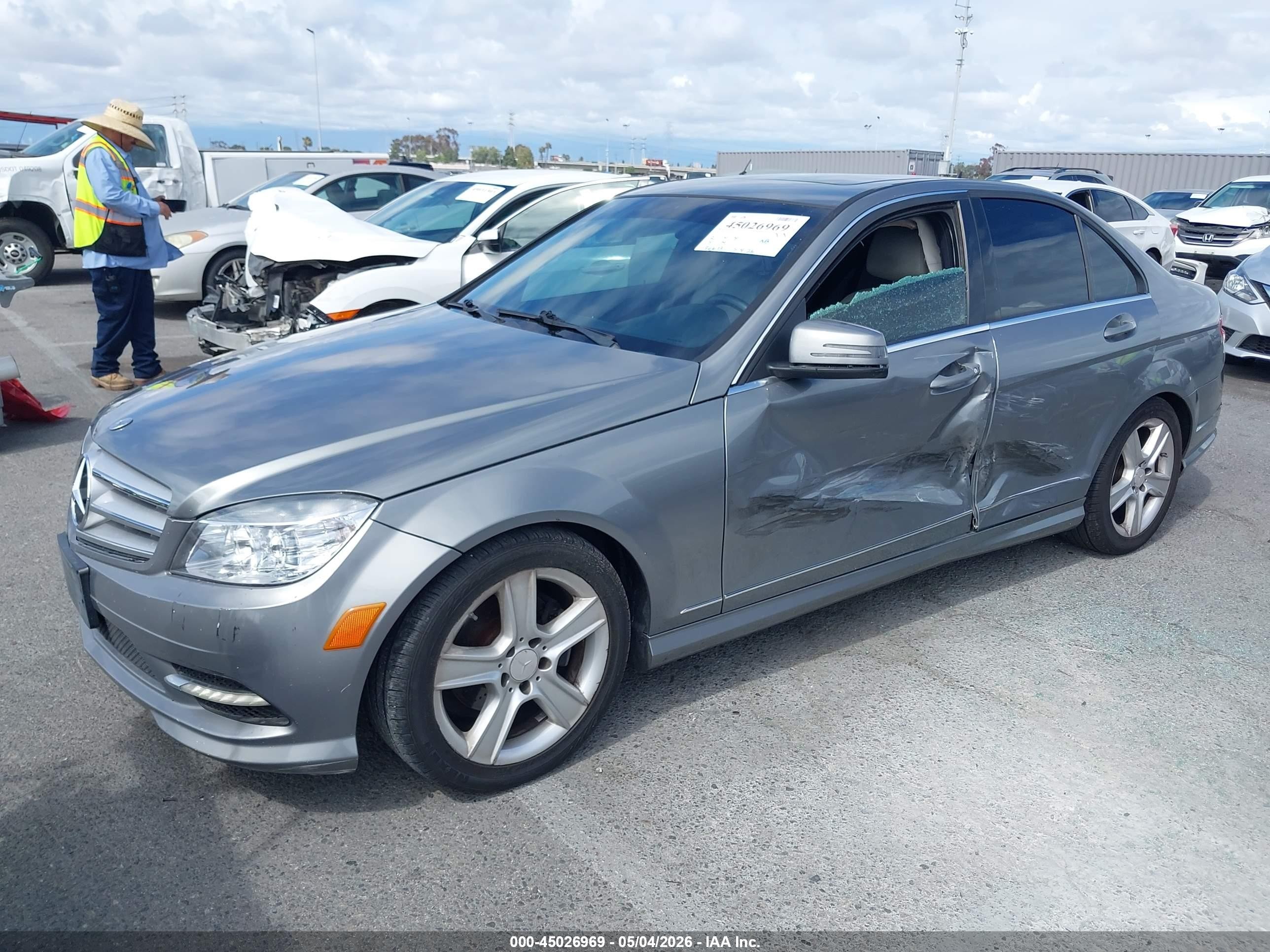 2011 Mercedes-benz C 300 Luxury/sport Silver vin: WDDGF5EB2BA466326