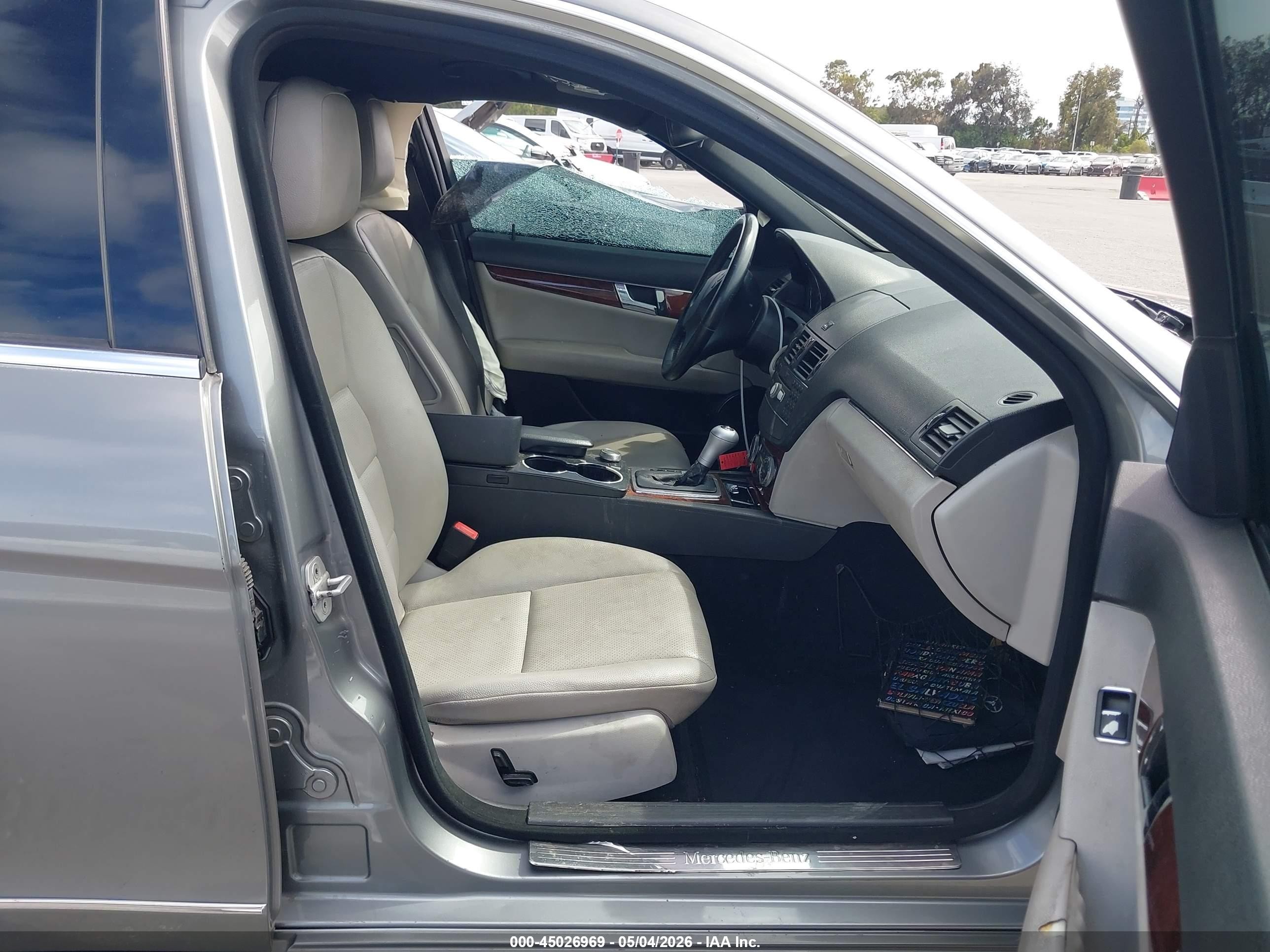 2011 Mercedes-benz C 300 Luxury/sport Silver vin: WDDGF5EB2BA466326
