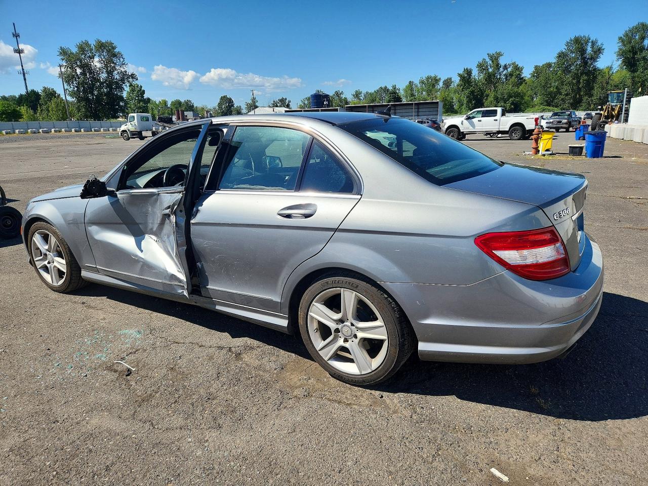 2011 Mercedes-benz C 300 Silver vin: WDDGF5EB2BA514746