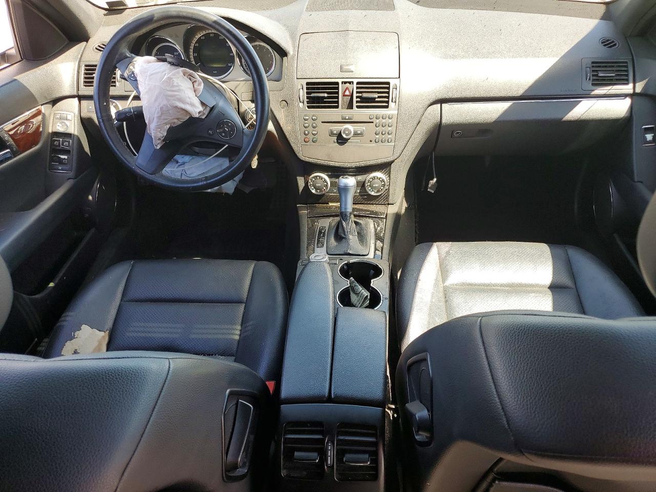 2011 Mercedes-benz C White vin: WDDGF5EB2BA515749