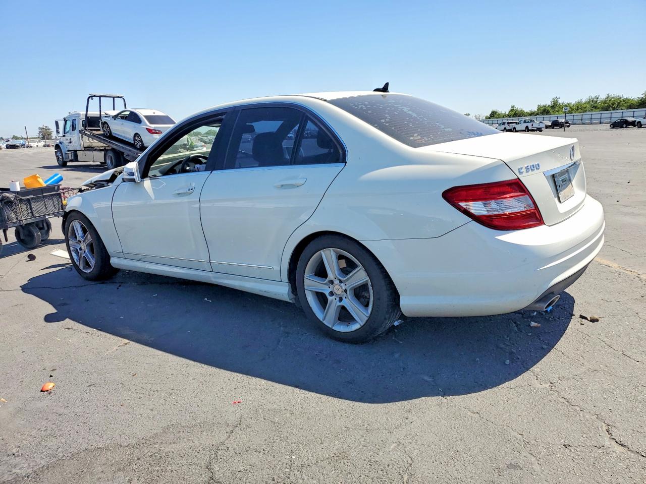 2011 Mercedes-benz C White vin: WDDGF5EB2BA515749