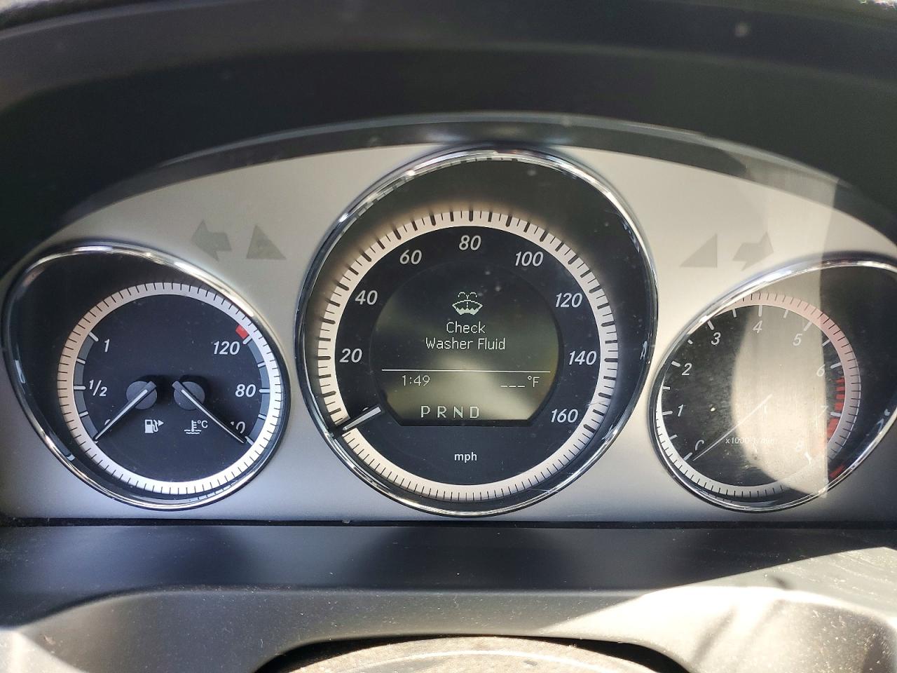2011 Mercedes-benz C White vin: WDDGF5EB2BA515749