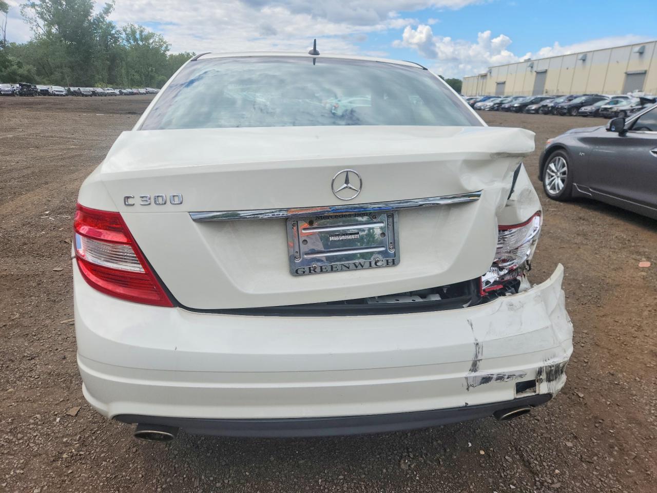 2011 Mercedes-benz C 300 White vin: WDDGF5EB2BA516190