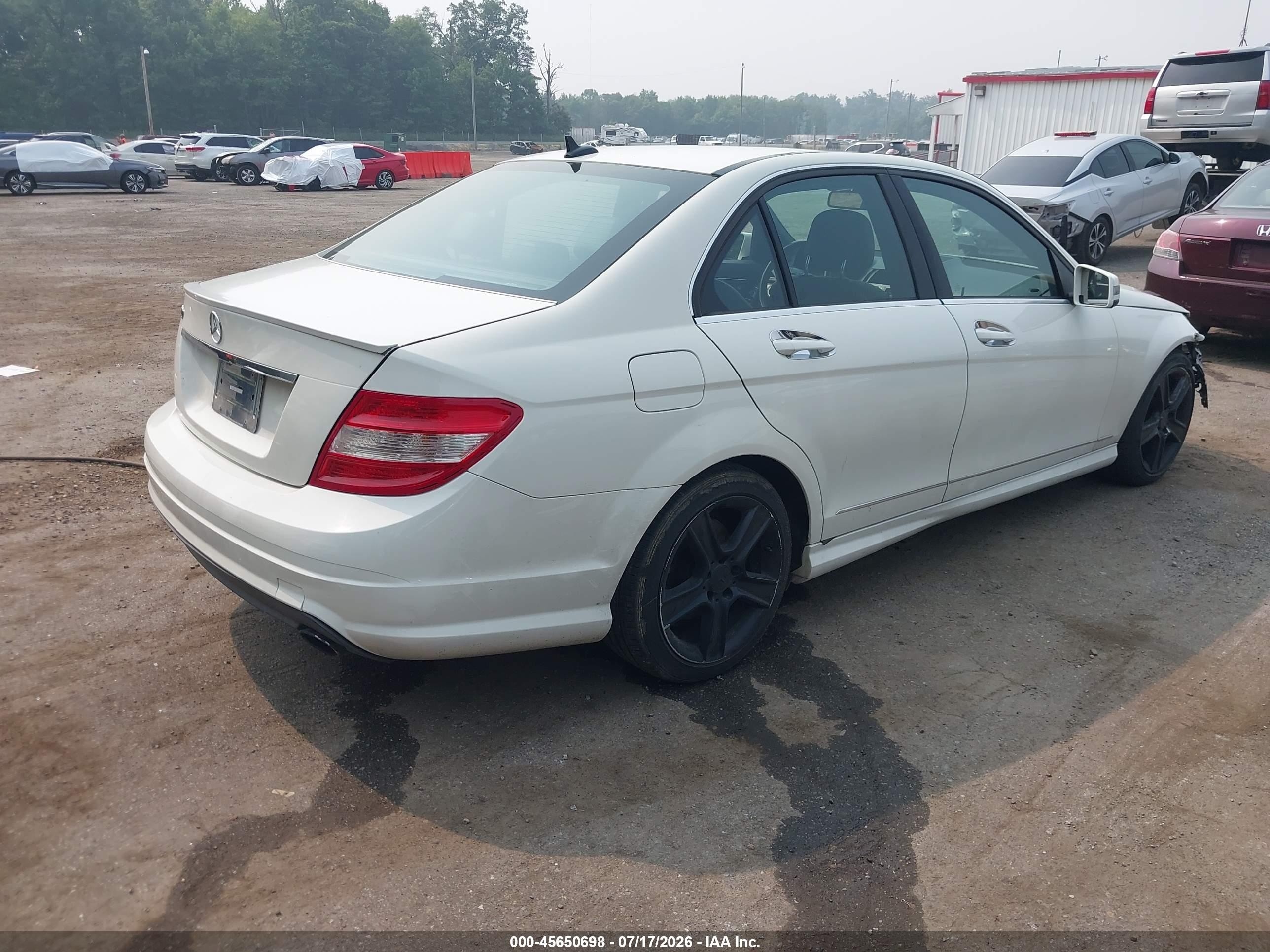 2011 Mercedes-benz C 300 Luxury/sport White vin: WDDGF5EB2BA516416