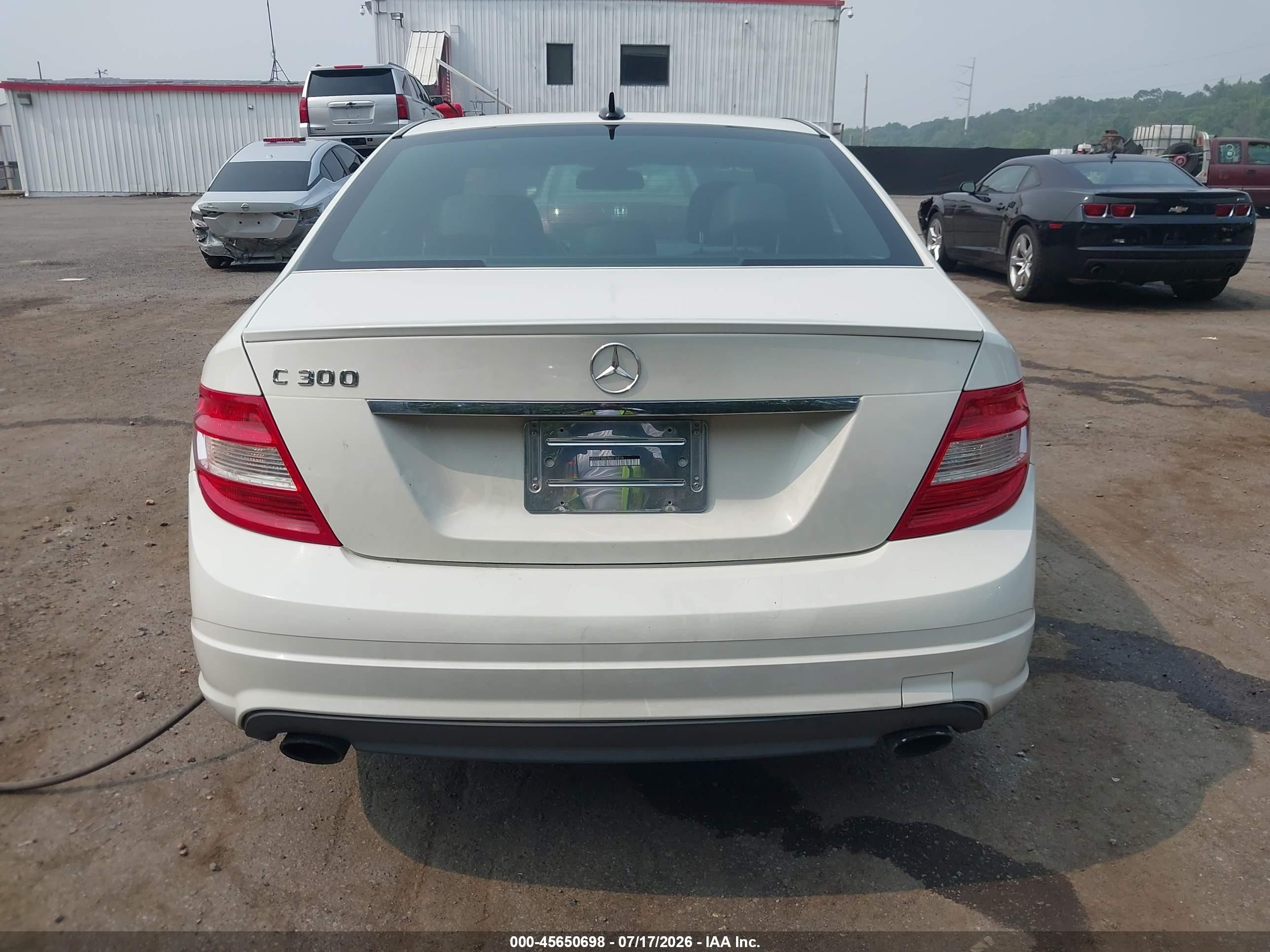 2011 Mercedes-benz C 300 Luxury/sport White vin: WDDGF5EB2BA516416