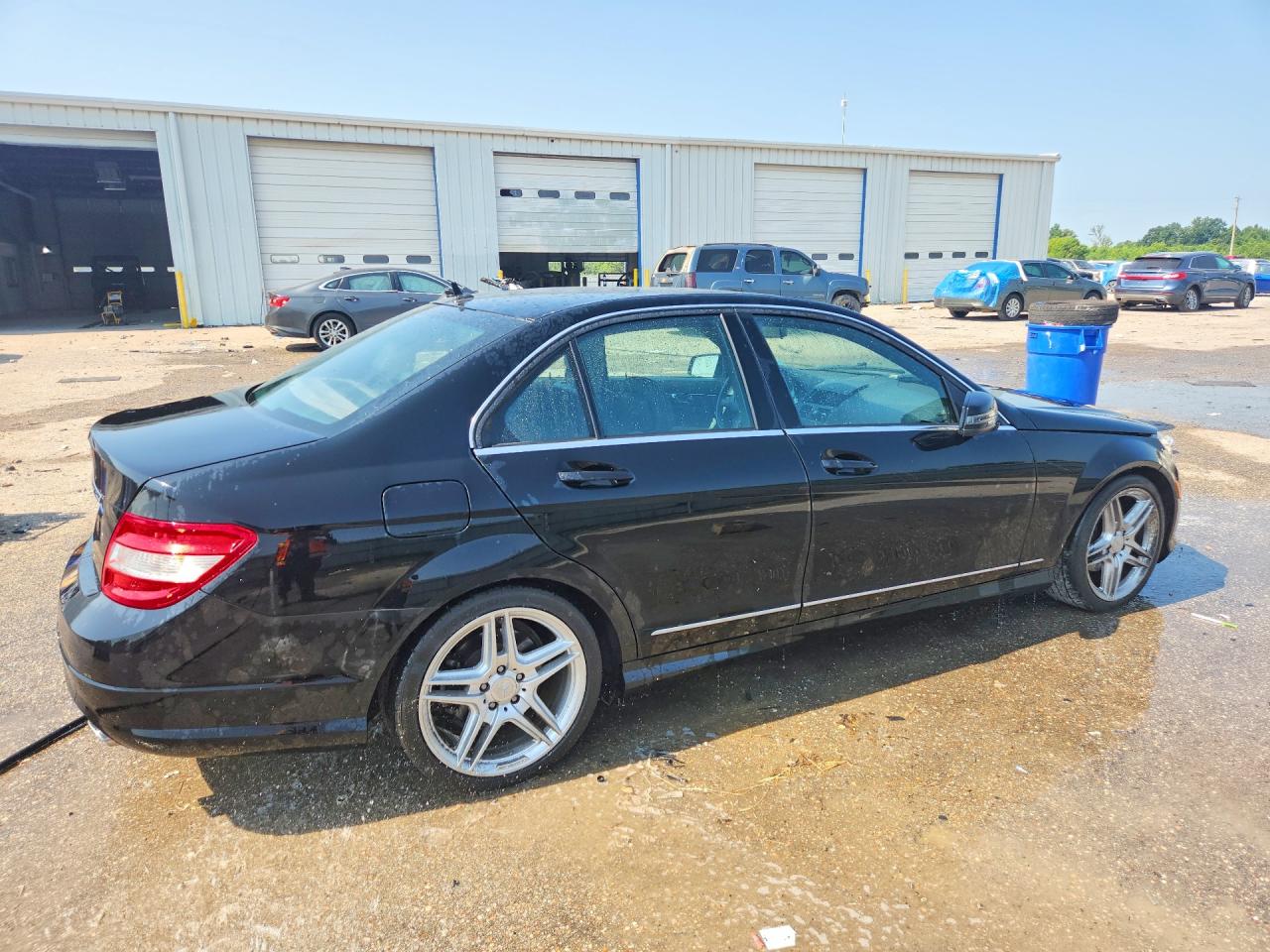 2011 Mercedes-benz C 300 Черный vin: WDDGF5EB2BA522054