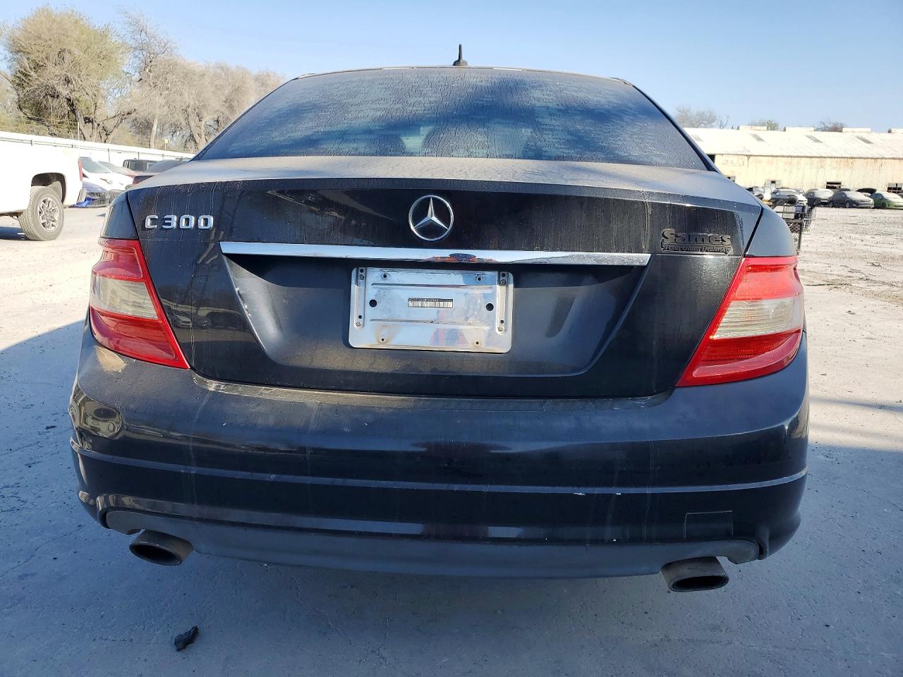 2011 Mercedes-benz C 300 Черный vin: WDDGF5EB2BF635666