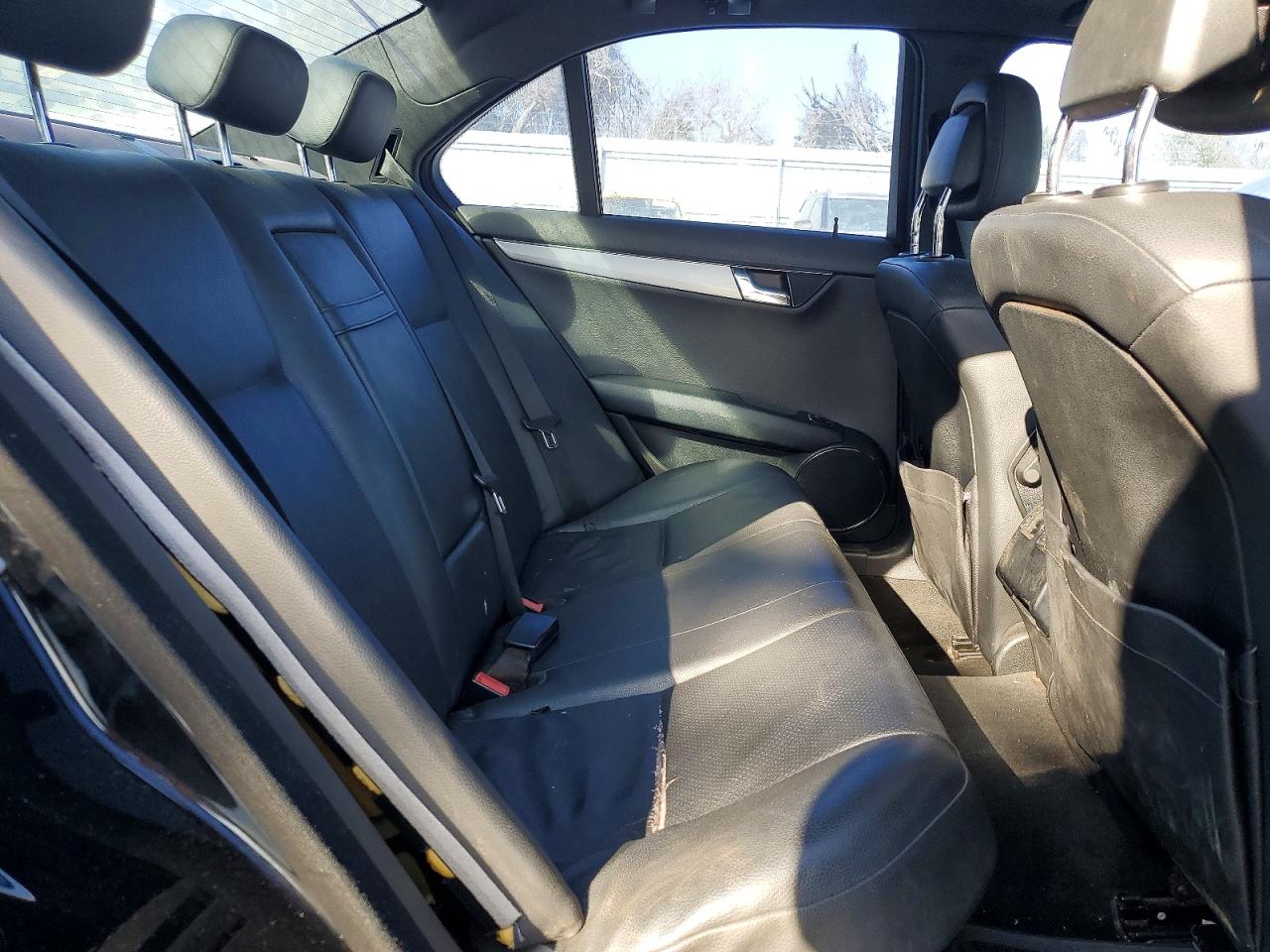 2011 Mercedes-benz C 300 Черный vin: WDDGF5EB2BF635666
