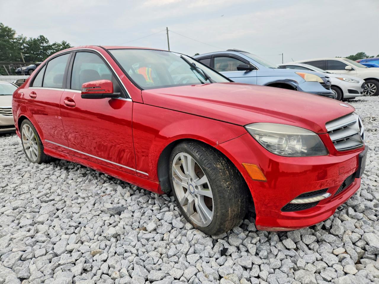 2011 Mercedes-benz C 300 Красный vin: WDDGF5EB2BF647056