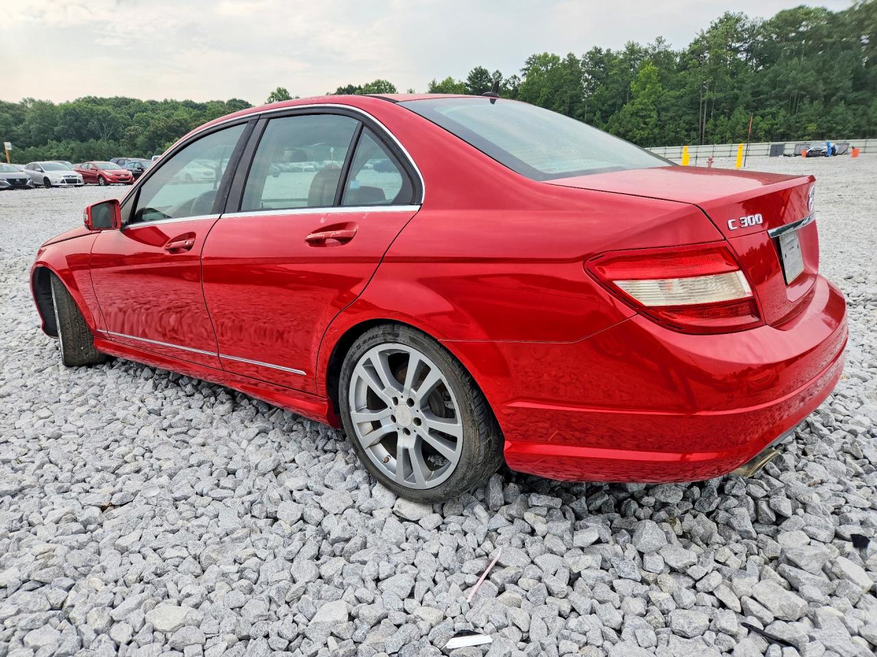 2011 Mercedes-benz C 300 Красный vin: WDDGF5EB2BF647056
