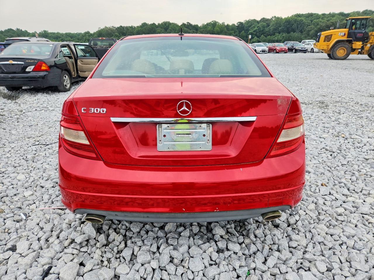 2011 Mercedes-benz C 300 Красный vin: WDDGF5EB2BF647056