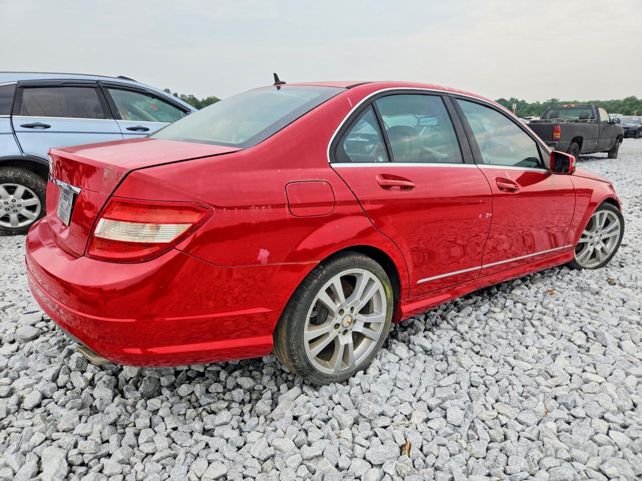 2011 Mercedes-benz C 300 Красный vin: WDDGF5EB2BF647056