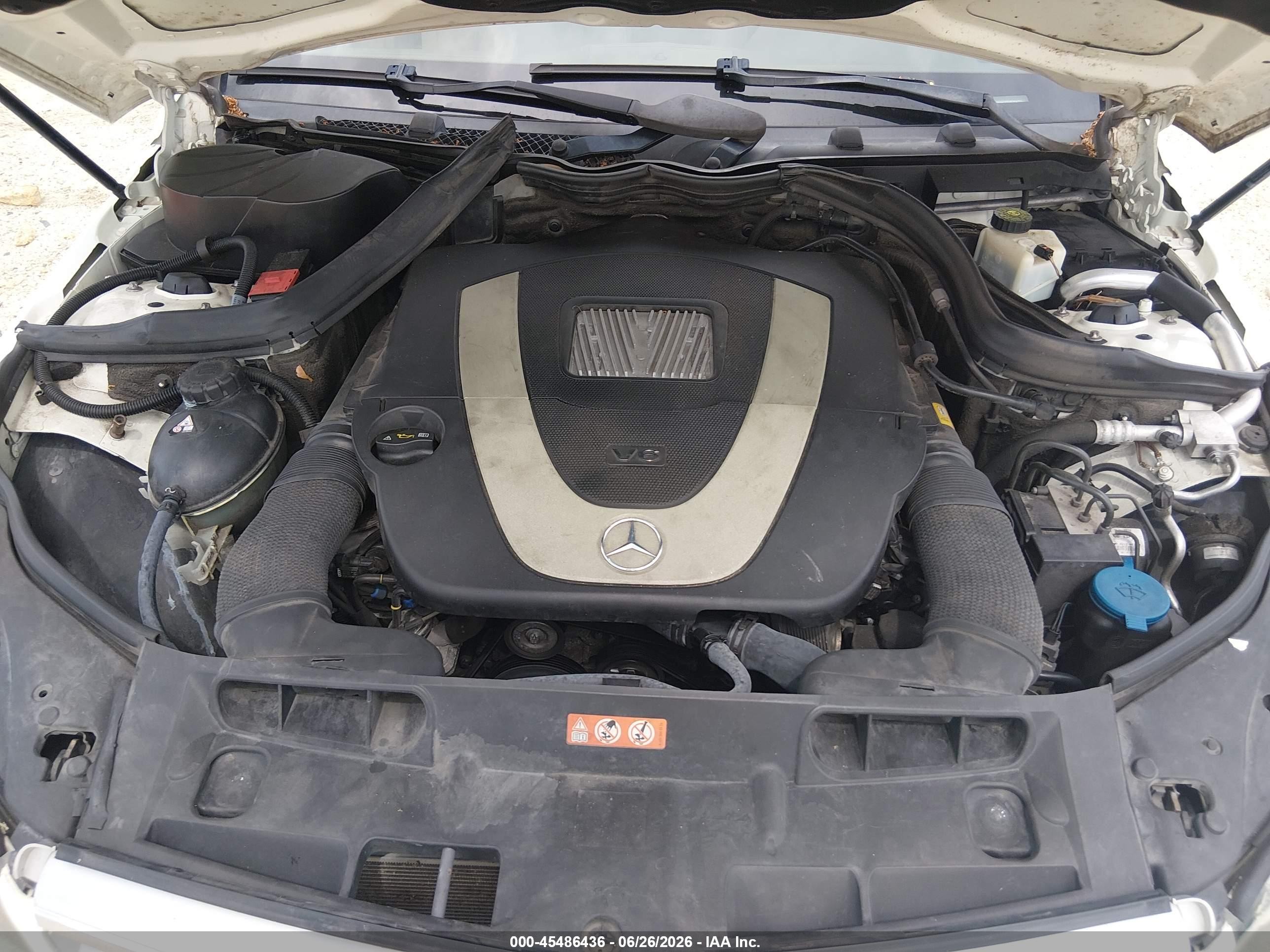 2011 Mercedes-benz C 300 Luxury/sport Белый vin: WDDGF5EB2BF654721