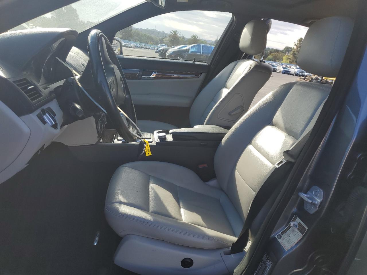 2011 Mercedes-benz C 300 Серый vin: WDDGF5EB2BR161393