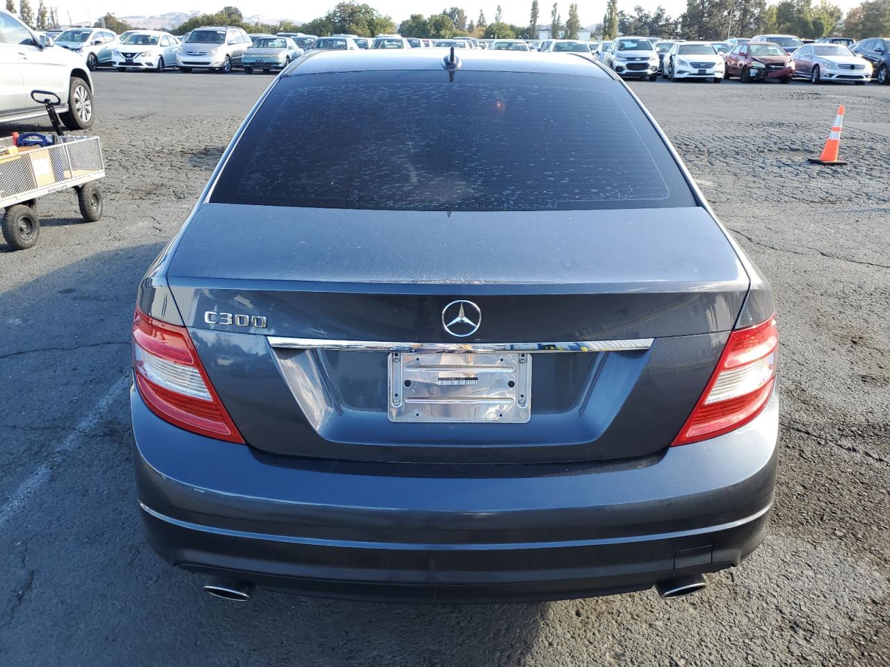 2011 Mercedes-benz C 300 Серый vin: WDDGF5EB2BR161393