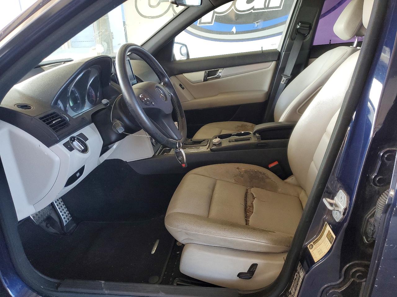 2011 Mercedes-benz C 300 Blue vin: WDDGF5EB2BR174578