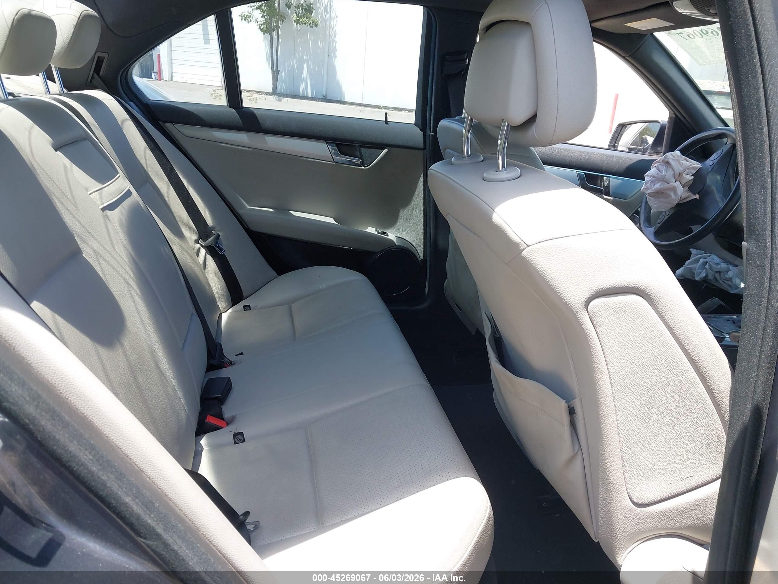 2011 Mercedes-benz C 300 Sport Серый vin: WDDGF5EB2BR176881
