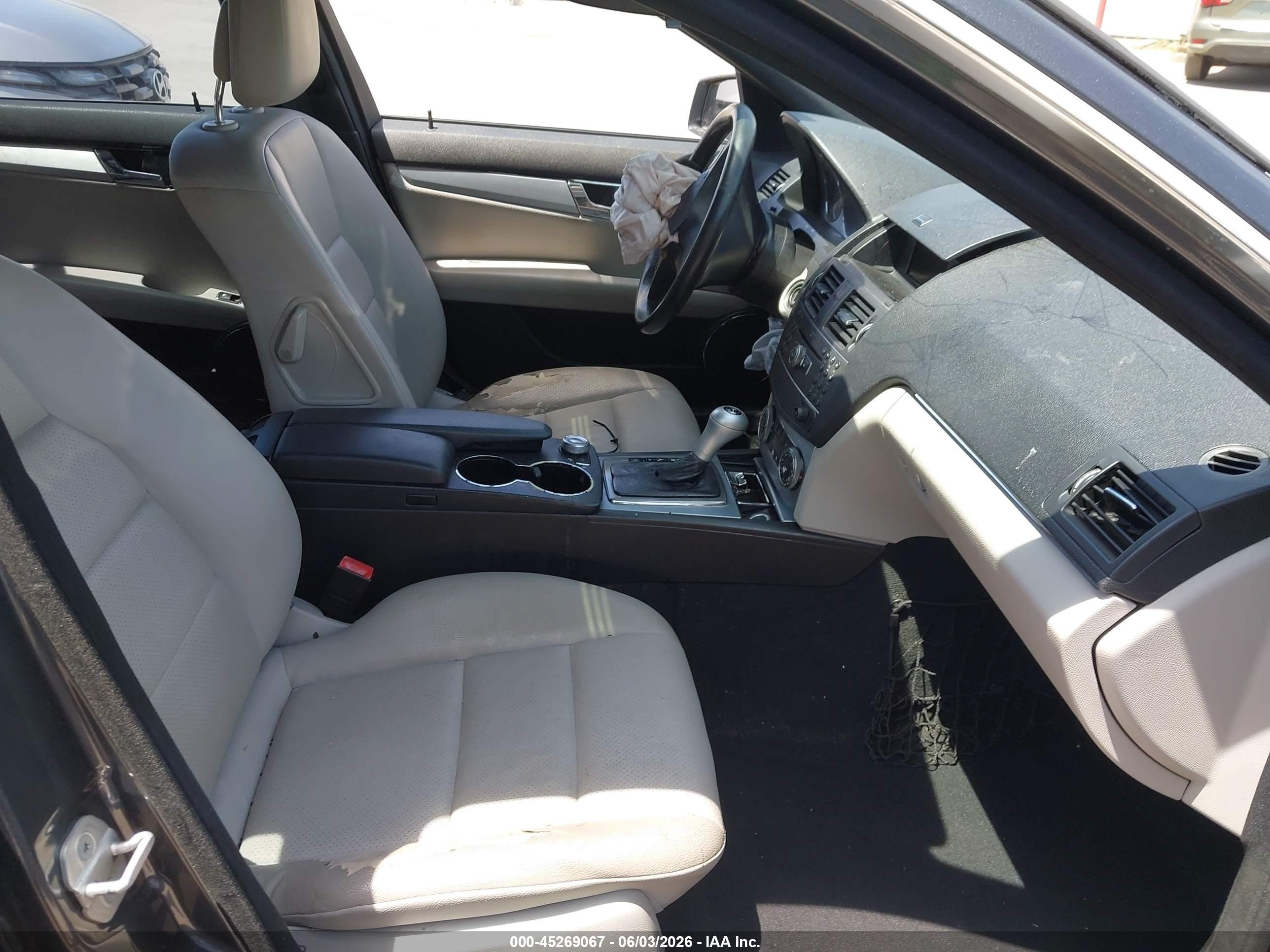 2011 Mercedes-benz C 300 Sport Серый vin: WDDGF5EB2BR176881